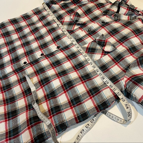 Northern Lakes By Above Average Plaid Flannel Quilted Shacket - Picture 7 of 11